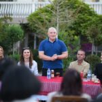 Buja bashkë me deputetet Çitaku e Deliu biseduan me gratë e Hallaqit, zotohet se problemet e tyre do t’i adresojë me prioritet