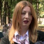 Sulmohet fizikisht kryetarja e Qytetit të Shkupit, përfundon në spital