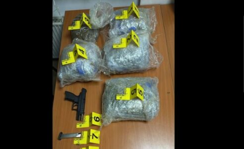 Vushtrri: Policia kap mbi 5 kg marihuanë dhe një armë, arrestohet një i mitur