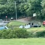 Kamioni i rrokullisur, pamje nga vendi ku një punëtor humbi jetën në Gjakovë(VIDEO)