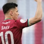 Daku, ylli kuqezi është në podiumin e sulmuesve në Rusi