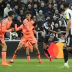 Kur Newcastle mendoi se fitoi, Barcelona shpëton me penallti