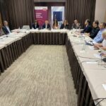 Takimi mes deputetëve, “pushteti” flet për kompromis, “opozita” e akuzon për “vetë-grushtshtet”