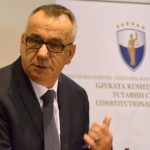Paralajmëron Hasani: Kurti ka uzurpuar postet në ekzekutiv, pas vendimit të Supremes mund të ketë pasoja penale