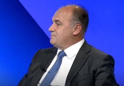 Hoxhaj ia numëron vendimet Kurtit, pas deklaratës së Rashiq: Për hatër të kujt tjetër Kurti mori vendimet e tjera të rënda për Kosovën?