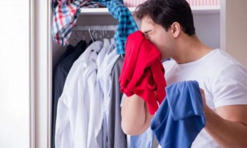 Studimi: Tymi i cigares qëndron në dhomë deri në 9 vjet