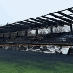 Finlandë: Humbi ekipi, tre tifozë të mitur i vënë flakën stadiumit