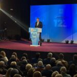 “Shteti nuk guxon ta braktisë familjen” – Abdixhiku thotë se çdo fëmijë do të mbështetet me pagesë mujore