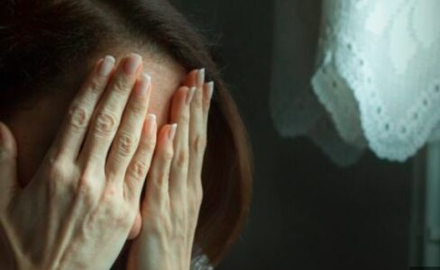 Gruaja raporton në polici se është kërcënuar nga vjehërritë