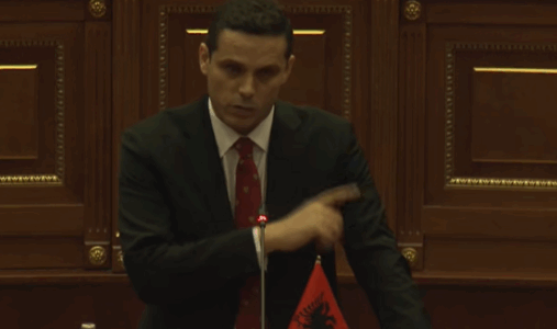 Gruda sfidon qeverinë: Ku tjetër në botë miratimi i amendamenteve kushtetuese bëhet pas një dekade?