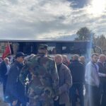 Qytetarët nisen të mblidhen në Prishtinë për t’u bashkuar në protestën në Tiranë