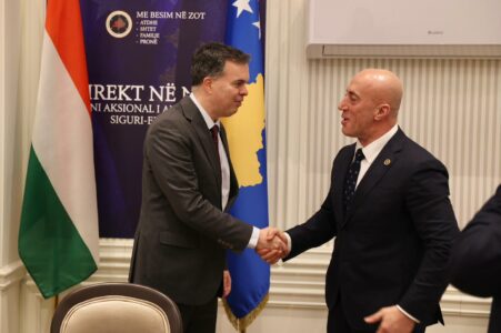 Haradinaj takon ambasadorin hungarez, flasin për anëtarësimin e Kosovës në NATO