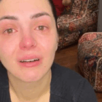 Fifi qan live, shfaqet në gjendje të rënduar emocionale