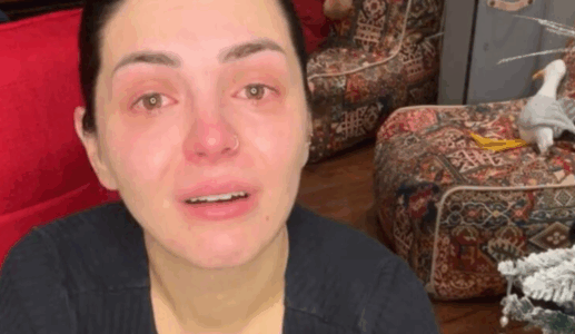 Fifi qan live, shfaqet në gjendje të rënduar emocionale