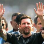 Messi viziton Indinë, pritet nga një numër i madh tifozësh