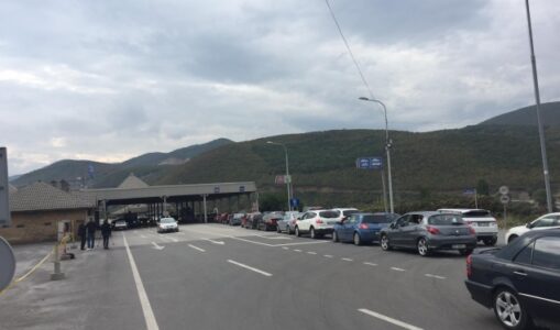 Vetëm 3 deri në 10 minuta pritje, qarkullim normal në pikat kufitare të Kosovës