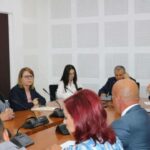 Dalin fotografitë nga konsultimet e sotme të Deharit me liderë të partive politike, Kurti e injoroi ngjarjen