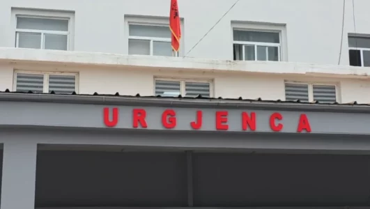 Fier: 25 të rinj përfunduan në spital të dehur gjatë ndërrimit të viteve