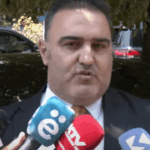 Sekretari i Kuvendit zbulon sms-in në anglisht, s’tregon kujt iu dërgua: Një bombë do të shpërthejë pas 10 minutash