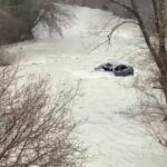 Ra në përrua në Klos: Shoferi arrestohet nga Policia, iku vetë s’e ndihmoi pasagjerin që dyshohet se e mori rrjedha