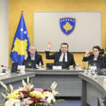 Dhjetë mbledhje, mbi 60 vendime të paligjshme: Si e shkelën Kushtetutë Kurti dhe ministrat?