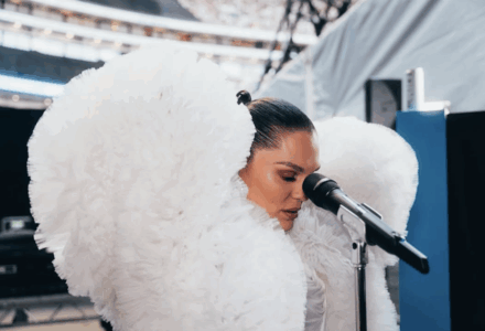Mes lotësh, Jessie J ‘i thotë lamtumirën’ skenës