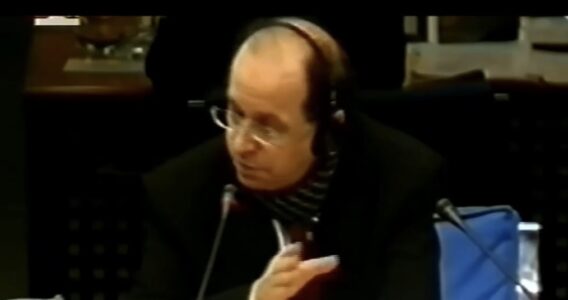 “UÇK nuk ishte terroriste, por njerëz që reaguan ndaj dhunës dhe represionit”, momenti kur Rugova përballej me Millosheviqin në Hagë