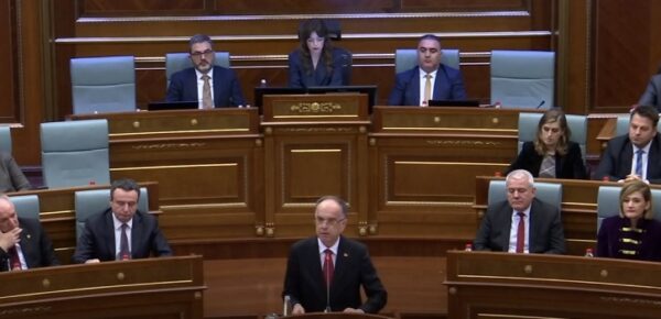 Begaj në Kuvend: Akuzat e prokurorisë na fyejnë të gjithëve