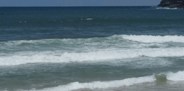 13-vjeçari hero, noton 4 km për të shpëtuar nënën, vëllanë dhe motrën e tij