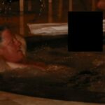 Clinton pyetet për foton në vaskë me ujë të ngrohtë, thotë se nuk dinte “asgjë” për krimet e Jeffrey Epstein