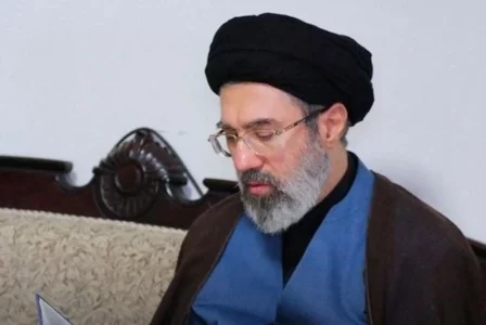 Raportohet se pasardhësi i Ali Khameneit është zgjedhur djali i tij