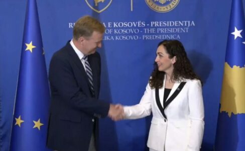 Presidentja Osmani pret në takim emisarin e BE-së për dialog Sorensen