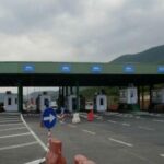 Të huajt njoftohen me rregullat e reja në kufi, shtetasit e Shqipërisë reagojnë: S’duhet, jemi një komb