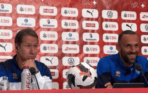 Momenti kur rrufeja ndërpreu konferencën e Kosovës para ndeshjes me Zvicrën (VIDEO)