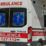 Vetura përplas një katërvjeçar në Fier