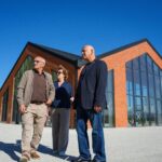 Gjini viziton qendrën e qëndrimit ditor për pensionistë në Gjakovë: Aty ku do të kenë adresë për ndarjen e historive e shqetësimeve