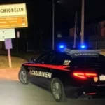 Itali: Nuk i shërbyen më shumë pijë alkoolike, klienti shqiptar ther me thikë pronarin dhe djalin e tij