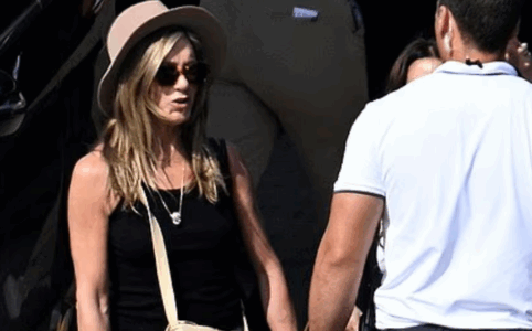 Jennifer Aniston kapet në Mallorca më Jim Curtis