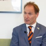 Ambasadori i Suedisë: Kosova në situatë serioze, qeverisja e shtetit gjithnjë e më e vështirë- duhen kompromise