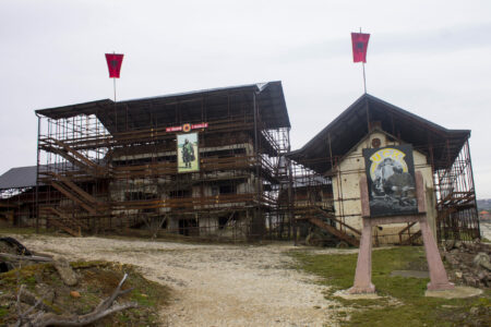 28 vjet nga rënia e familjes Jashari