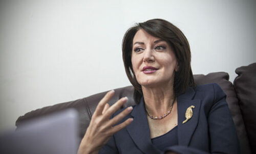 Dërguti: Ish-presidentja Jahjaga mund t’i futet garës sërish
