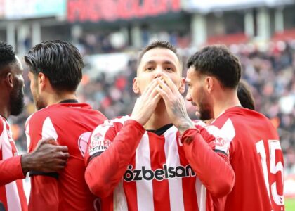 Rikthehet Manaj, rikthehen supergolat te Sivasspori