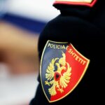 Humb jetën turisti te Shkëmbi i Kavajës