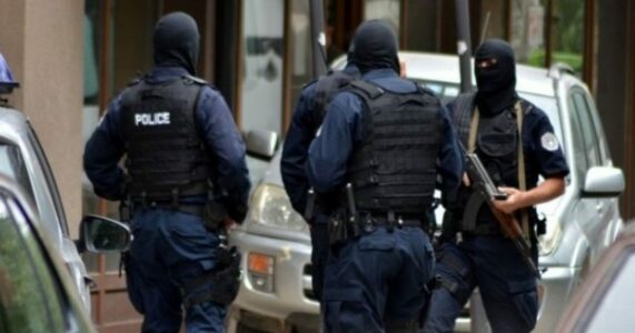 Mbi 300 polic në operacionin e Prokurorisë së Prizrenit goditen ish drejtuesit e Byros së sigurimeve