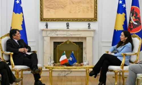Osmani pret në takim ambasadorin italian, diskutojnë për zhvillimet politike në Kosovë