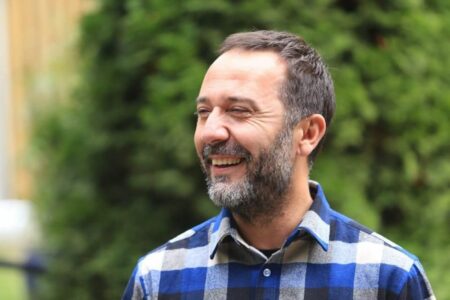 Pasi foli për ‘‘punëtorët e vërtetë’’ të RTK’së, Gërvalla sulmon mediat tjera: Ka portale që qëllimshëm synojnë të turbullojnë të vërtetën