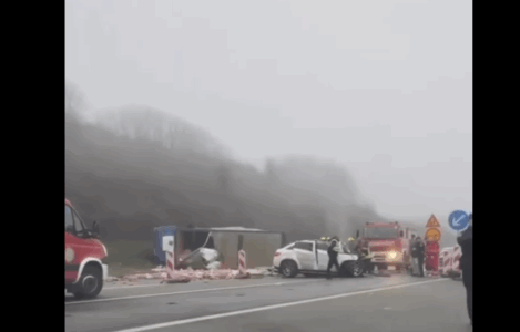 Aksident në Autostradën “Ibrahim Rugova” vetura dhe kamioni bëhen copë -copë nga përplasja