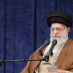 Lideri Suprem i Iranit bën paraqitjen e parë që nga armëpushimi: Do t’i përgjigjet çdo sulmi të ardhshëm të SHBA-së”