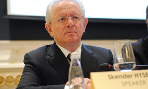 E quajti Hotin jorelevant, Hyseni-Osmanit: Çfarë arrogance, s’mund të jetë jorelevant një kryeministër mbase më i miri