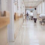 Vdes gruaja që u plagos në Istog